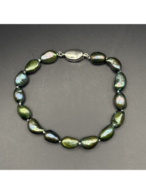 candy+clover elite sage olive green freshwater pearl bracelet